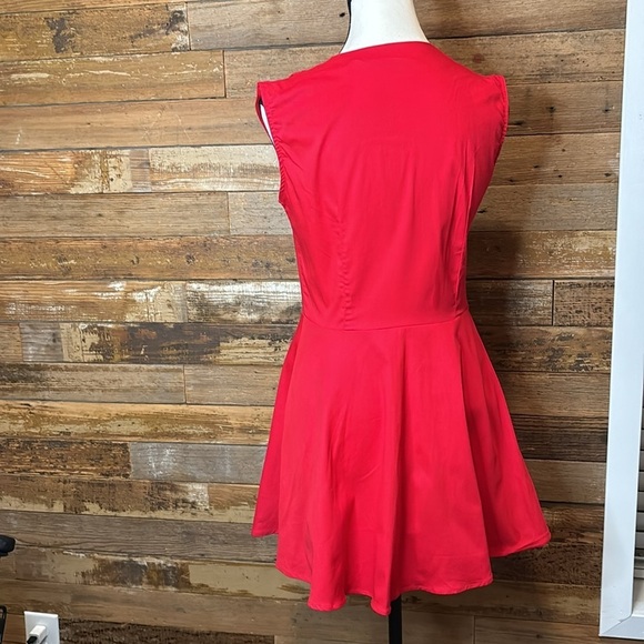 Super cute bread and tartan dress perfect for the holidays!! - Picture 5 of 6